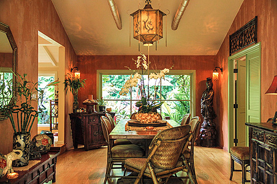 Informal front entry into the Dining Room