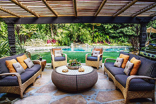 Arbor covered patio off Living Room